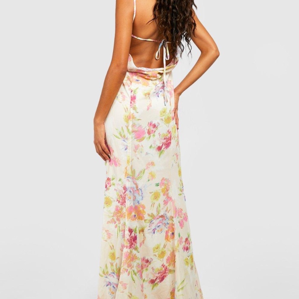 New with tags !! Beautiful floral chiffon floor length dress